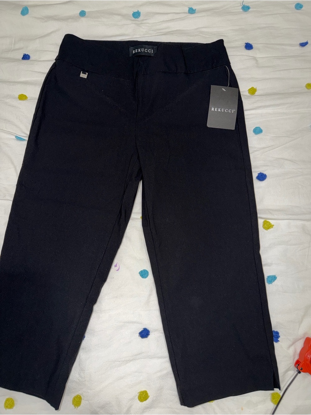Rekucci Women’s Black Cropped Pull-On Jeans